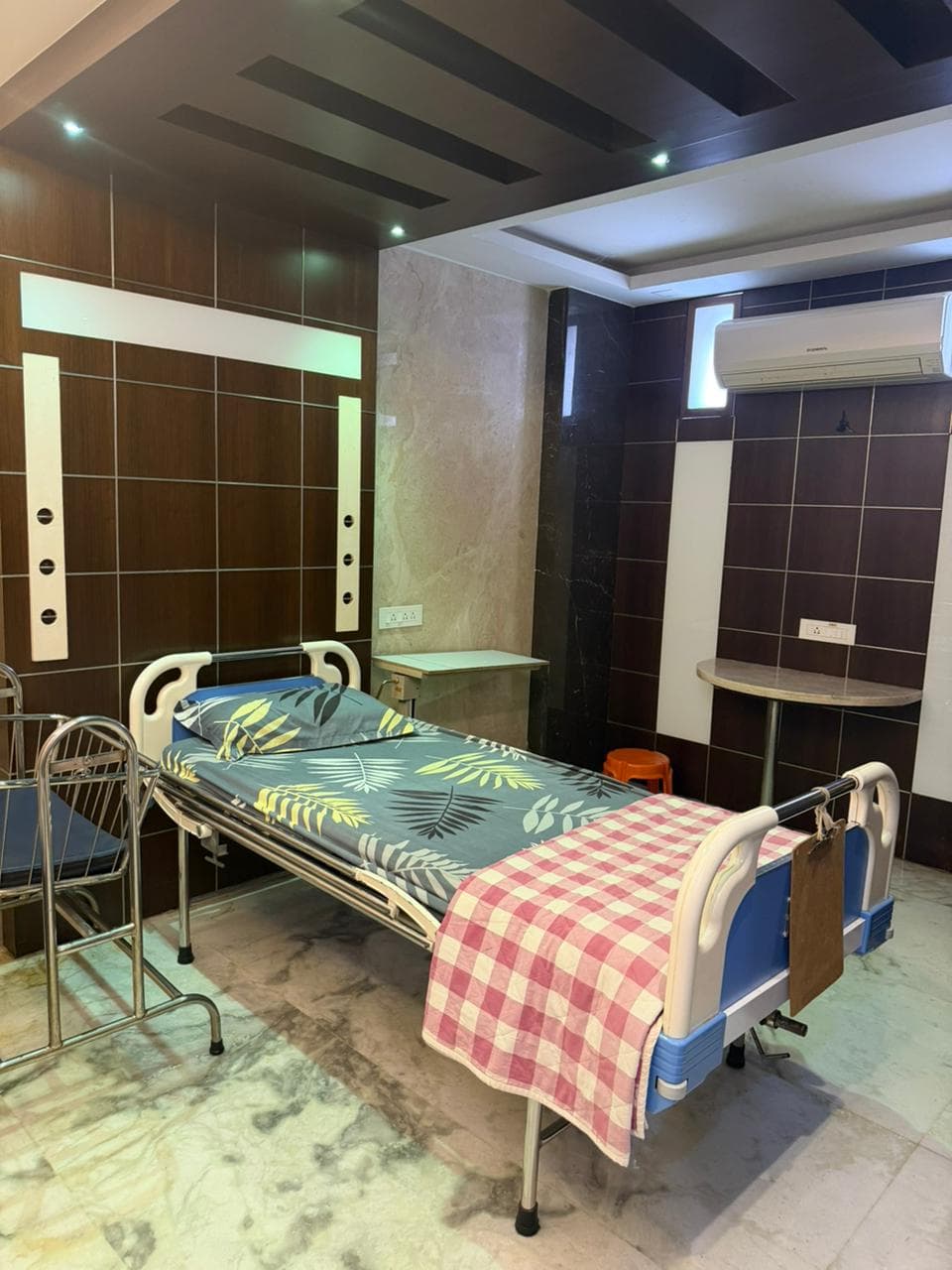 Deluxe Room facility at Priyanka Hospital Karur 3