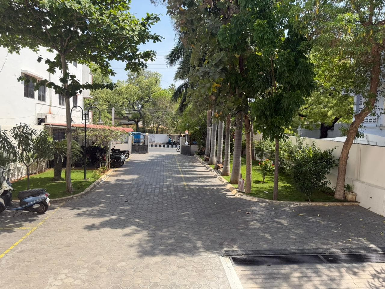 Entrance facility at Priyanka Hospital Karur 2