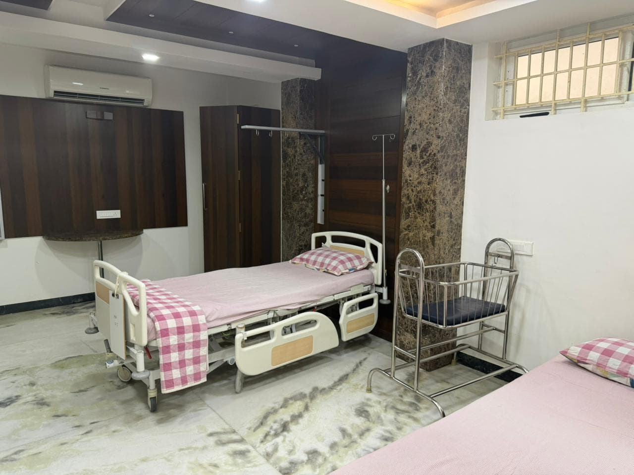Super Deluxe Room facility at Priyanka Hospital Karur 2